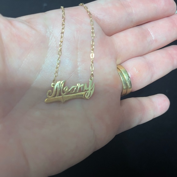 Solid custom made 10K yellow gold name plate ‘Mary’ necklace. One of a kind! - Picture 3 of 7